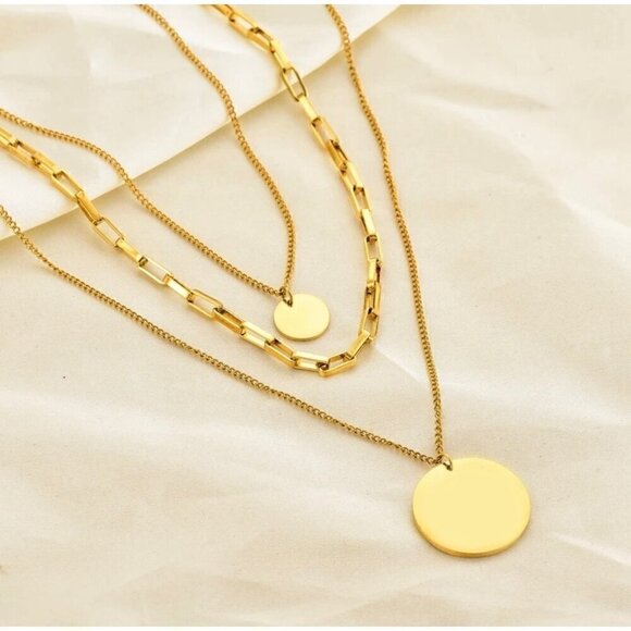 NWT Layered Chain Necklace 18K Gold Plated Round Pendant Stylish - Picture 4 of 11